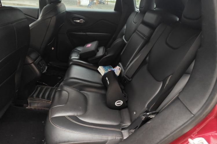 Used Jeep Cherokee 2016 2.4L Leading Smart Version Left Rear Seat