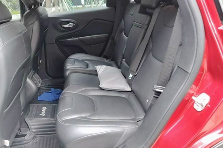 Used Jeep Cherokee 2016 2.4L Professional Edition Left Rear Seat
