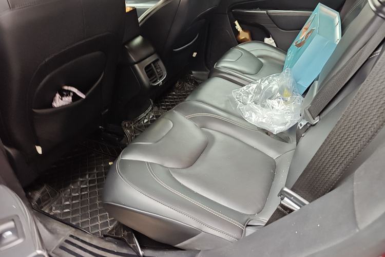 Used Jeep Cherokee 2016 2.0L Superior Edition Left Rear Seat