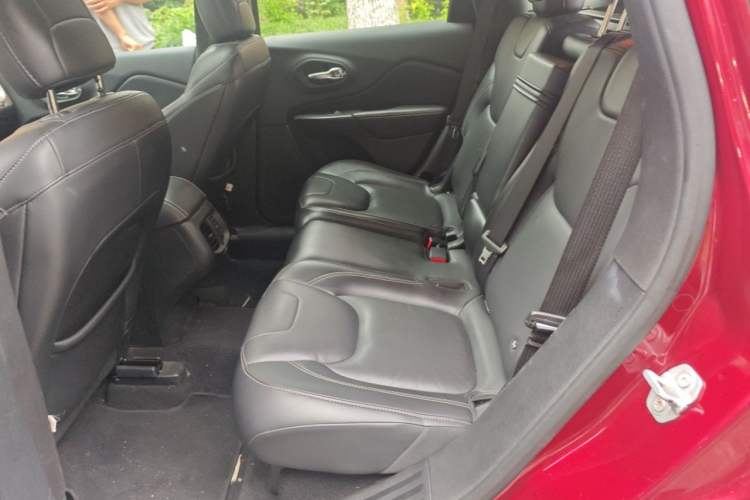 Used Jeep Cherokee 2016 2.4L Professional Smart Version Left Rear Seat