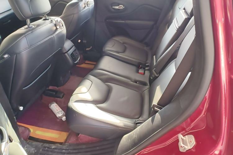 Used Jeep Cherokee 2016 2.4L Professional Edition Left Rear Seat