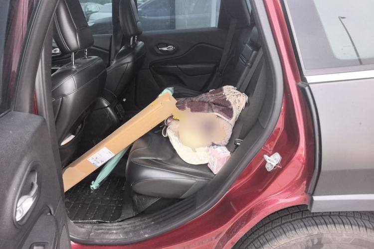 Used Jeep Cherokee 2016 2.4L Leading Edition Left Rear Seat