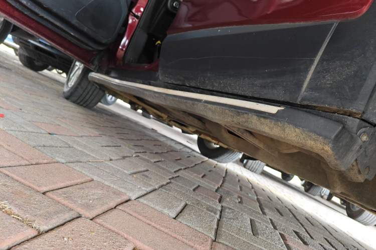 Used Jeep Cherokee 2016 2.0L Superior Edition Left Side Sill