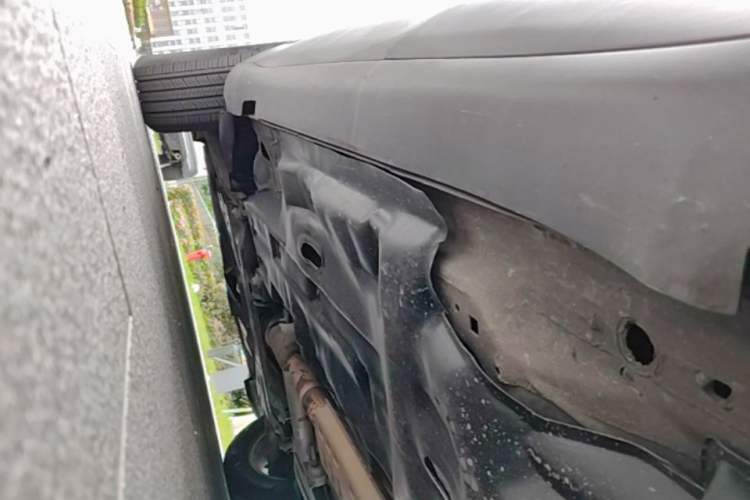 Used Jeep Cherokee 2016 2.4L Professional Edition Left Side Sill