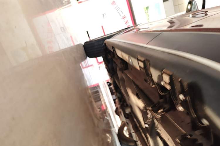 Used Jeep Cherokee 2016 2.4L Professional Edition Left Side Sill