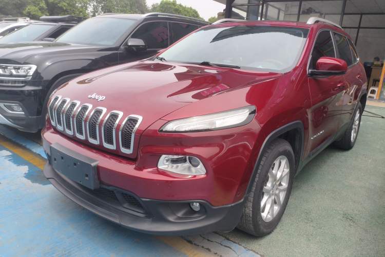 Used Jeep Cherokee 2016 2.0L Superior Edition Guazi used car, China used car export, Used car for sale, Used cars, Cheapest cars for sale