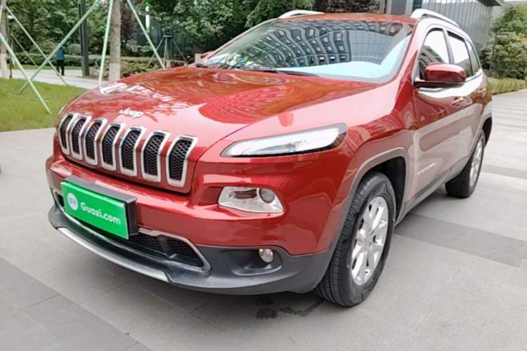 Used Jeep Cherokee 2016 2.4L Professional Edition Guazi used car, China used car export, Used car for sale, Used  cars, Cheapest cars for sale