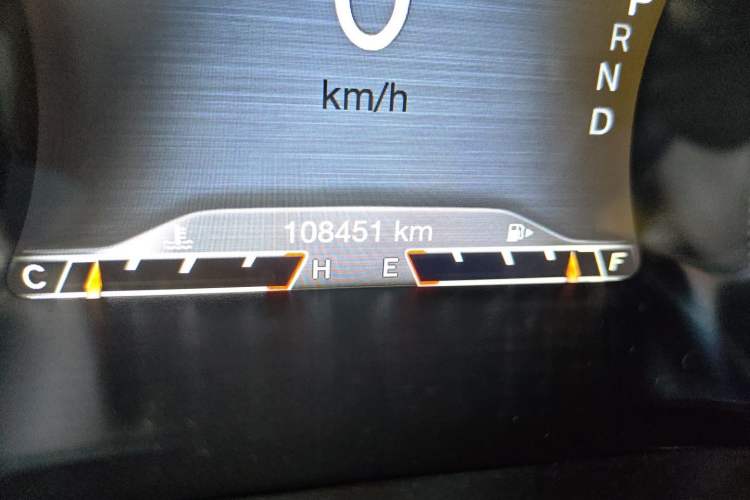 Used Jeep Cherokee 2016 2.0L Superior Edition Odometer Close Up