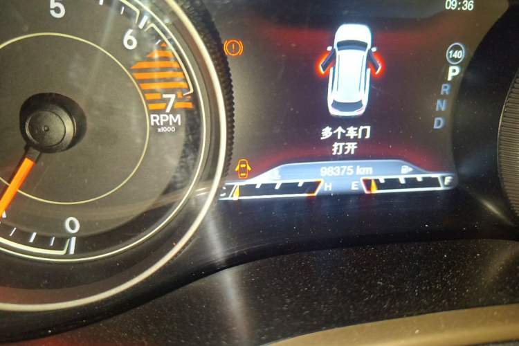 Used Jeep Cherokee 2016 2.0L Smart Version Odometer Close Up