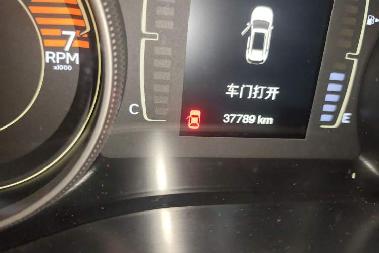 Used Jeep Cherokee 2016 2.4L Leading Smart Version Odometer Close Up