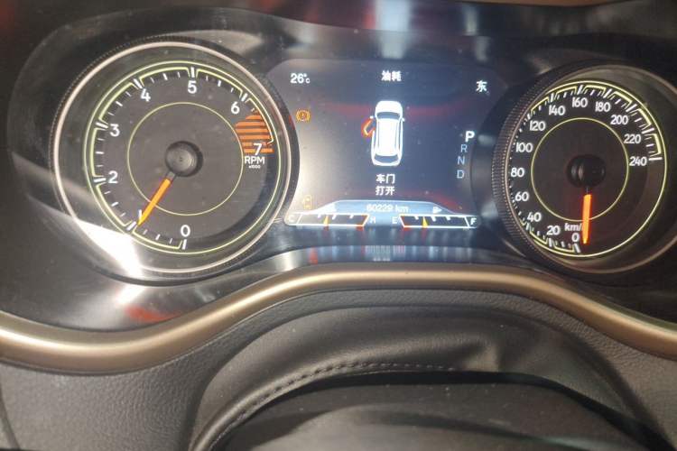 Used Jeep Cherokee 2016 2.0L Superior Edition Odometer Close Up