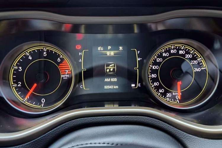 Used Jeep Cherokee 2016 2.4L Professional Edition Odometer Close Up
