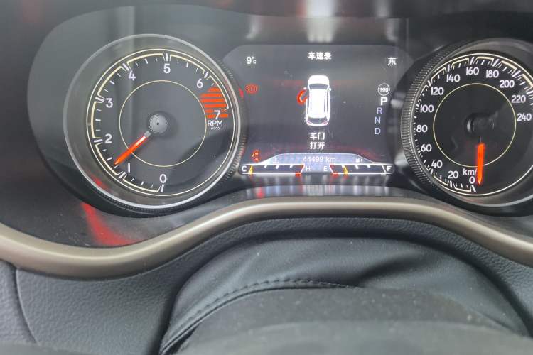 Used Jeep Cherokee 2016 2.4L Leading Edition Odometer Close Up
