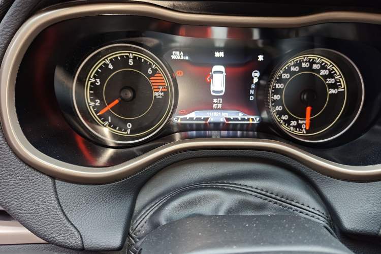 Used Jeep Cherokee 2016 2.0L Superior Edition Odometer Close Up