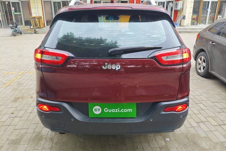 Used Jeep Cherokee 2016 2.0L Superior Edition Rear