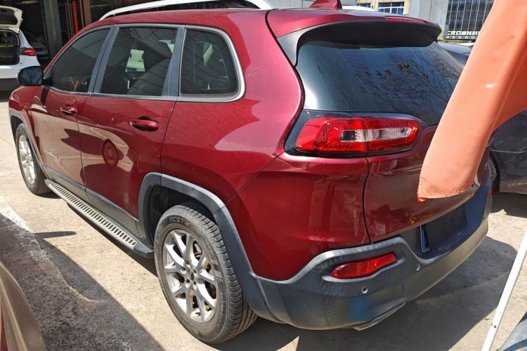 Used Jeep Cherokee 2016 2.4L Leading Edition Rear Left 45 Deg