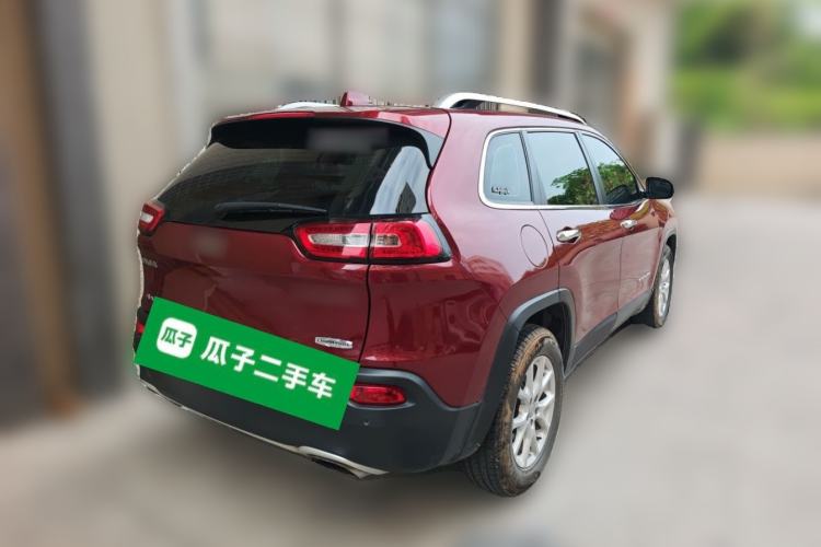 Used Jeep Cherokee 2016 2.4L Professional Edition Rear Right 45 Deg