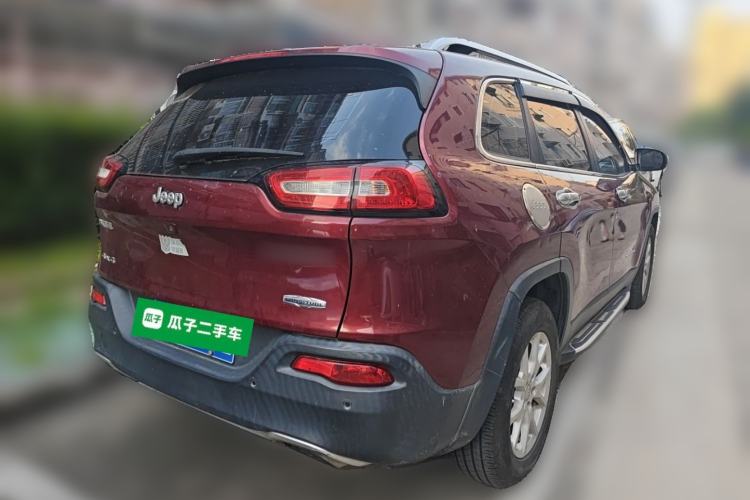 Used Jeep Cherokee 2016 2.4L Professional Smart Version Rear Right 45 Deg