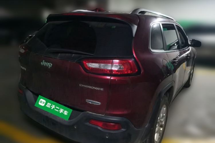 Used Jeep Cherokee 2016 2.0L Superior Edition Rear Right 45 Deg