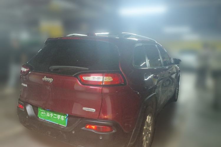 Used Jeep Cherokee 2016 2.0L Superior Edition Rear Right 45 Deg