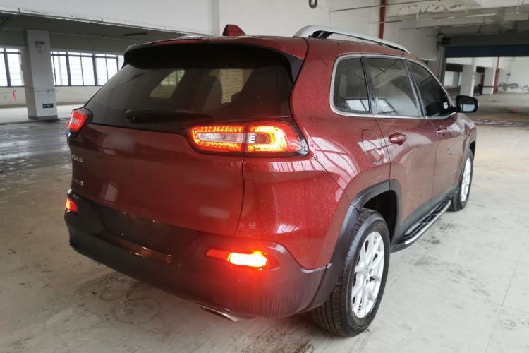 Used Jeep Cherokee 2016 2.4L Leading Edition Rear Right 45 Deg
