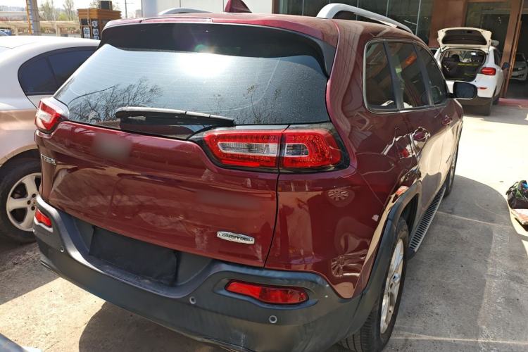Used Jeep Cherokee 2016 2.4L Leading Edition Rear Right 45 Deg