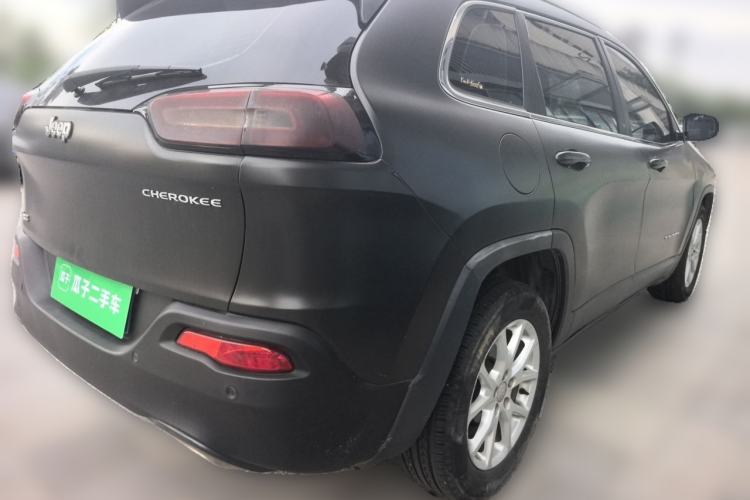 Used Jeep Cherokee 2016 2.4L Leading Edition Rear Right 45 Deg