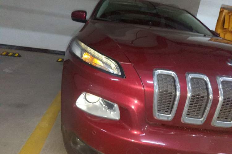 Used Jeep Cherokee 2016 2.0L Smart Version Right Front Headlight