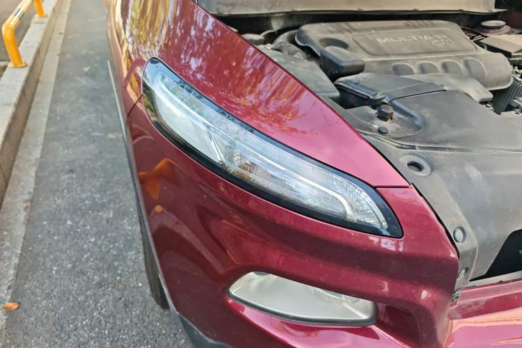 Used Jeep Cherokee 2016 2.4L Professional Smart Version Right Front Headlight
