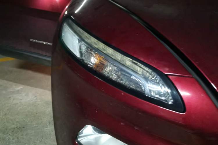 Used Jeep Cherokee 2016 2.0L Superior Edition Right Front Headlight