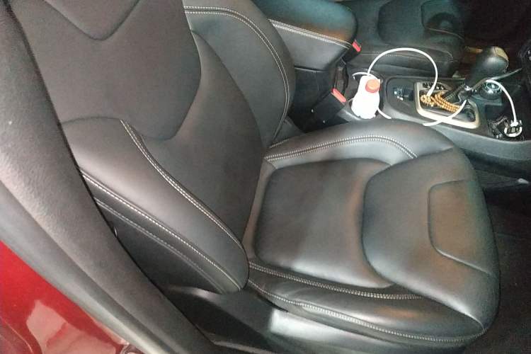 Used Jeep Cherokee 2016 2.4L Professional Smart Version Right Front Seat