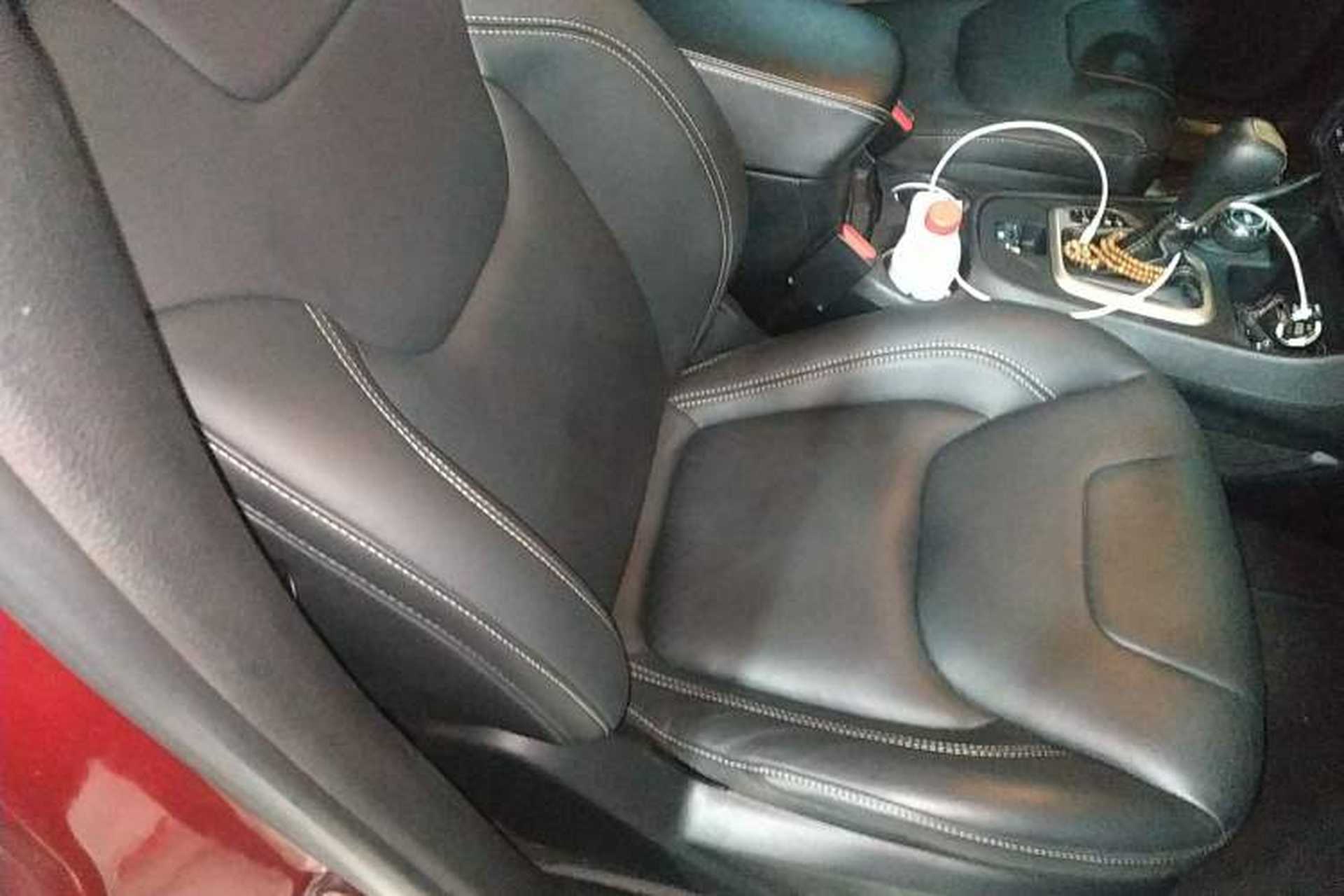 Used Jeep Cherokee 2016 2.4L Professional Smart Version Right Front Seat