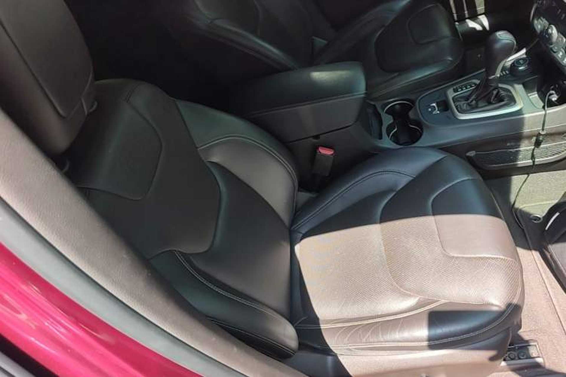Used Jeep Cherokee 2016 2.4L All-in-One Edition Right Front Seat