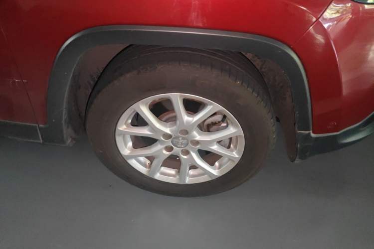 Used Jeep Cherokee 2016 2.4L Leading Edition Right Front Wheel Hub