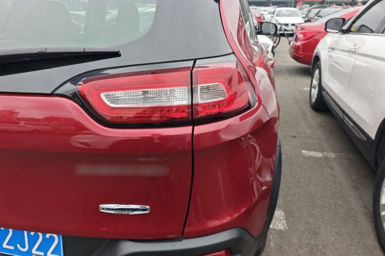 Used Jeep Cherokee 2016 2.4L Leading Smart Version Right Rear Taillight