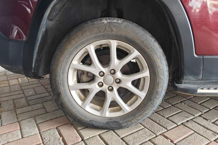 Used Jeep Cherokee 2016 2.0L Superior Edition Right Rear Wheel Hub