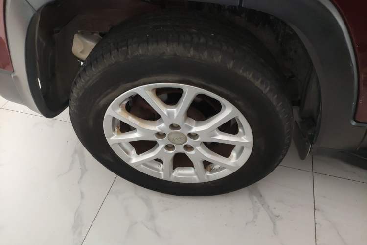Used Jeep Cherokee 2016 2.0L Superior Edition Right Rear Wheel Hub