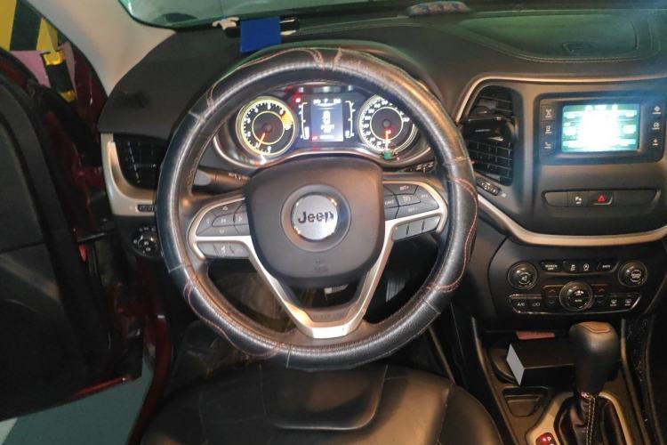 Used Jeep Cherokee 2016 2.4L Leading Edition Steering Wheel
