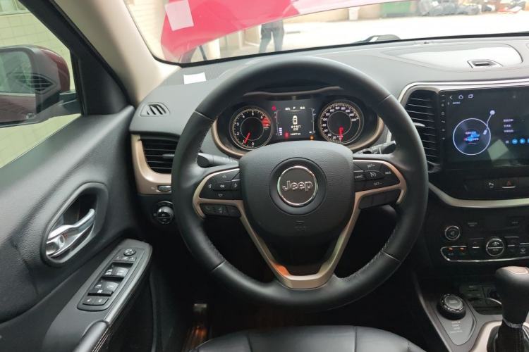Used Jeep Cherokee 2016 2.4L Professional Edition Steering Wheel
