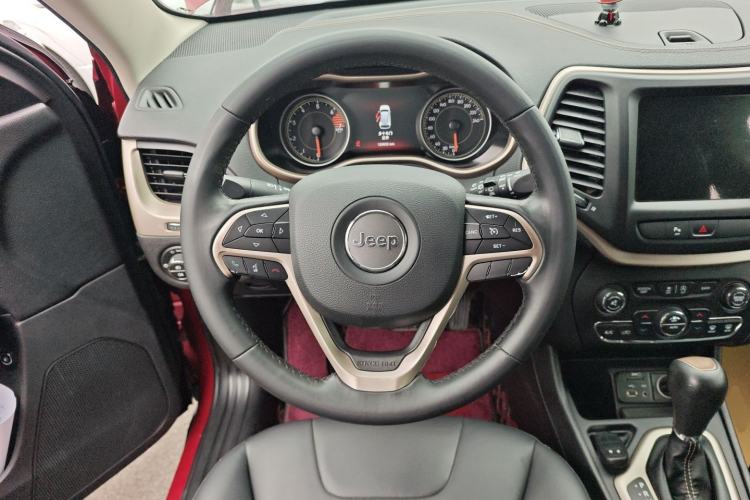 Used Jeep Cherokee 2016 2.4L Leading Smart Version Steering Wheel