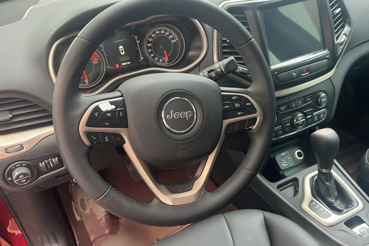 Used Jeep Cherokee 2016 2.4L Leading Edition Steering Wheel