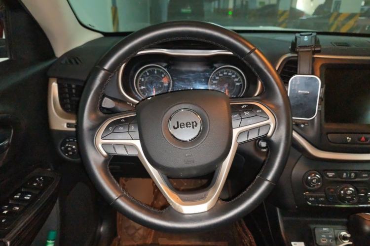 Used Jeep Cherokee 2016 2.4L Leading Smart Version Steering Wheel