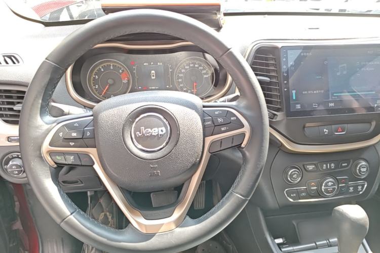 Used Jeep Cherokee 2016 2.4L Leading Edition Steering Wheel
