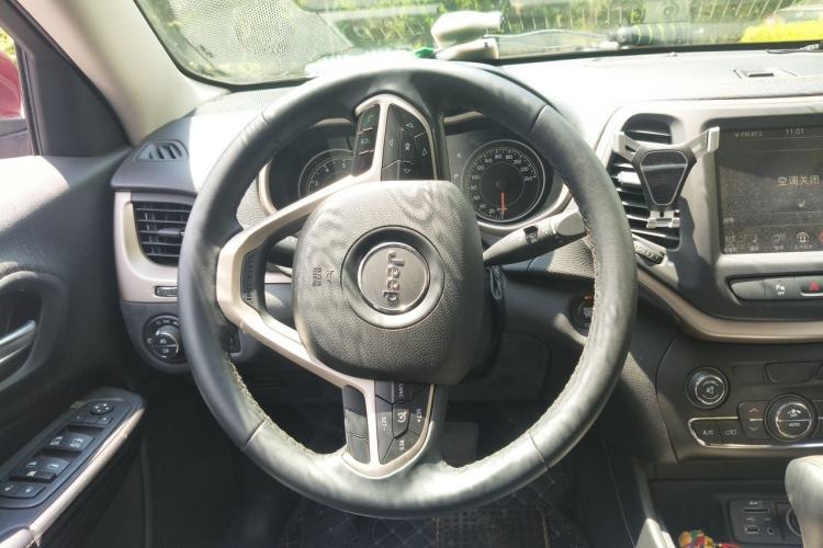 Used Jeep Cherokee 2016 2.0L Superior Edition Steering Wheel