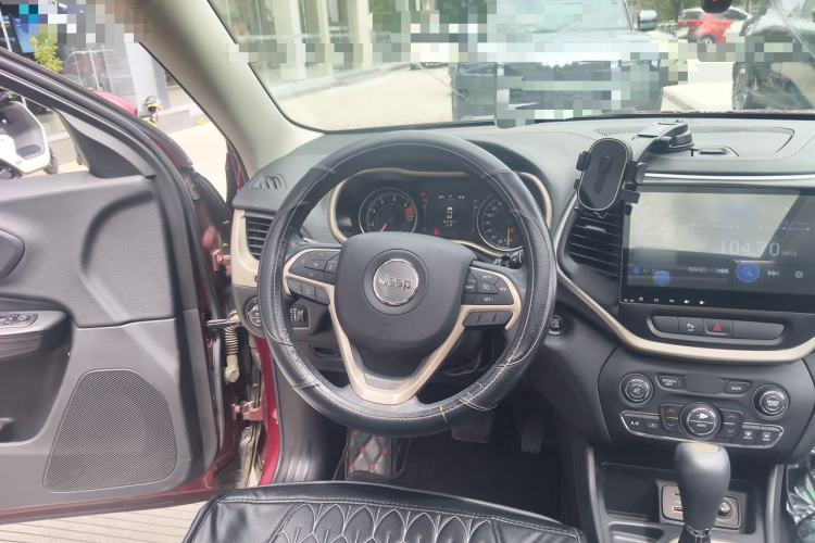 Used Jeep Cherokee 2016 2.4L Leading Edition Steering Wheel