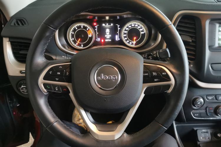 Used Jeep Cherokee 2016 2.4L Leading Edition Steering Wheel