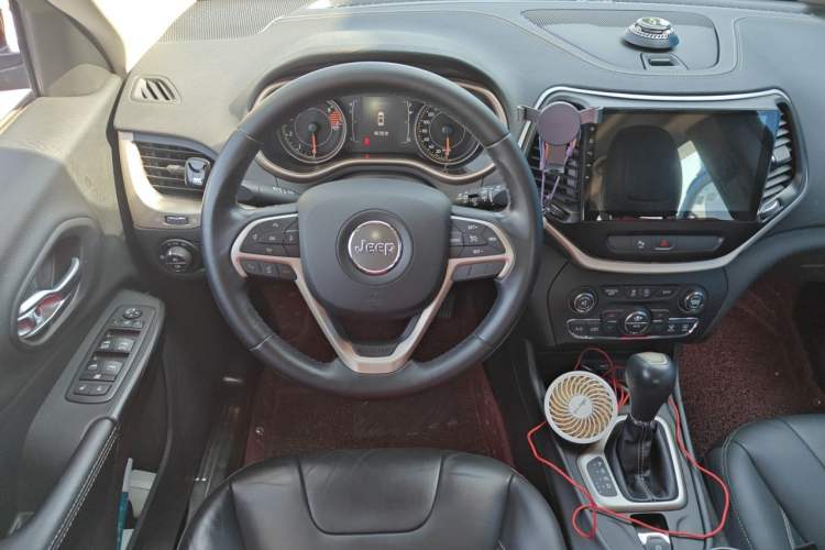 Used Jeep Cherokee 2016 2.4L Leading Edition Steering Wheel