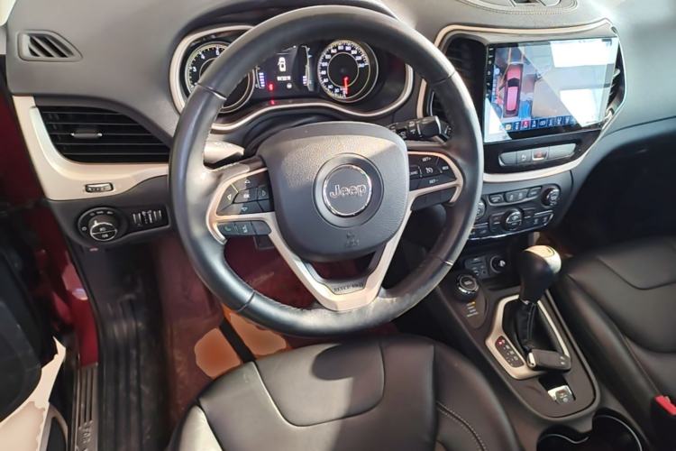 Used Jeep Cherokee 2016 2.4L Professional Edition Steering Wheel