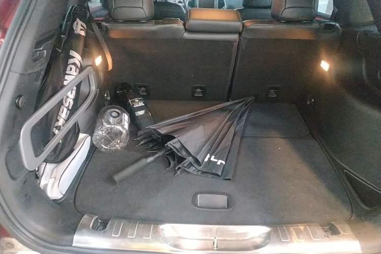 Used Jeep Cherokee 2016 2.4L Professional Smart Version Trunk
