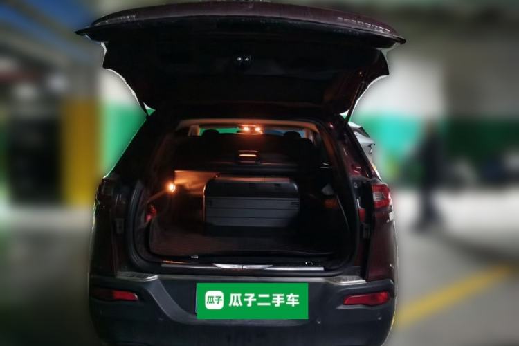 Used Jeep Cherokee 2016 2.0L Superior Edition Trunk
